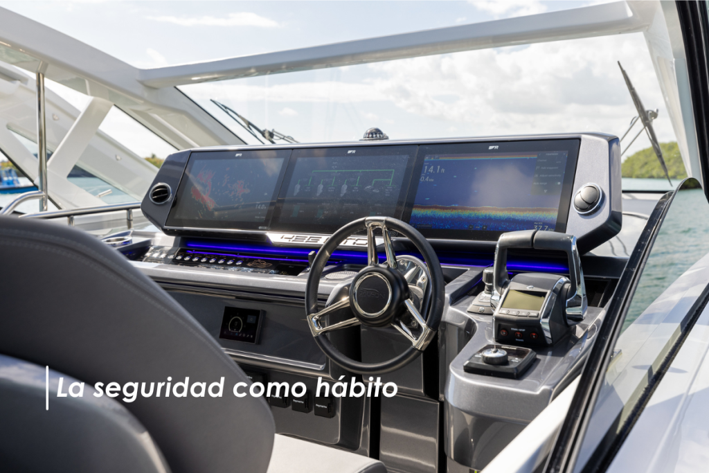 El hábito de la seguridad y prevención en la navegación del entorno marítimo.